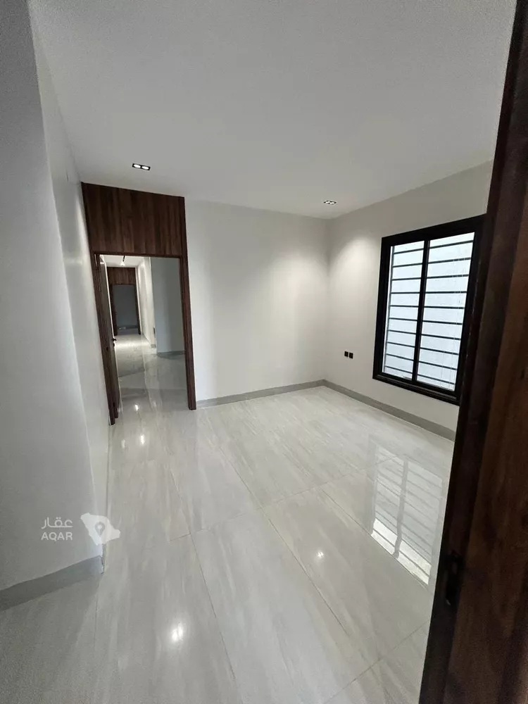 Floor for Sale in Riyadh Al Janadriyah 12
