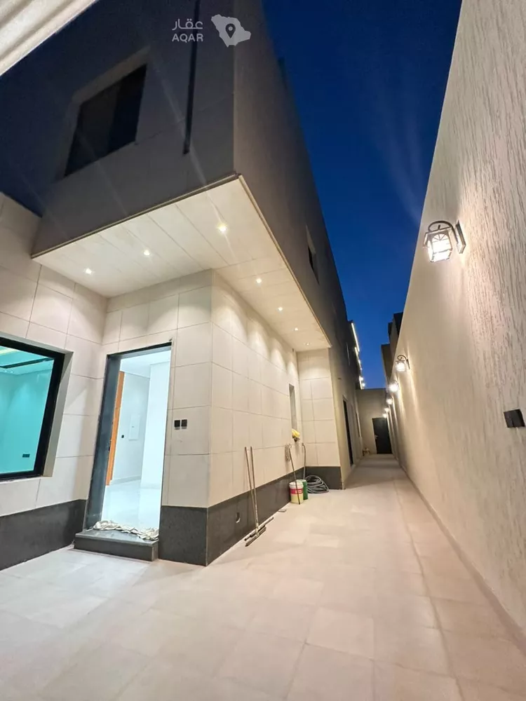 Floor for Sale in Riyadh Al Janadriyah 5