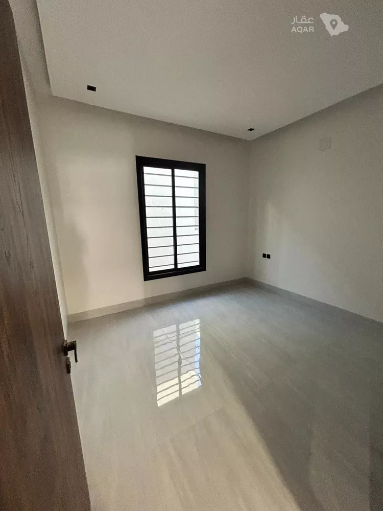 Floor for Sale in Riyadh Al Janadriyah 14