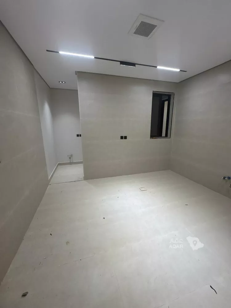 Floor for Sale in Riyadh Al Maizilah 7