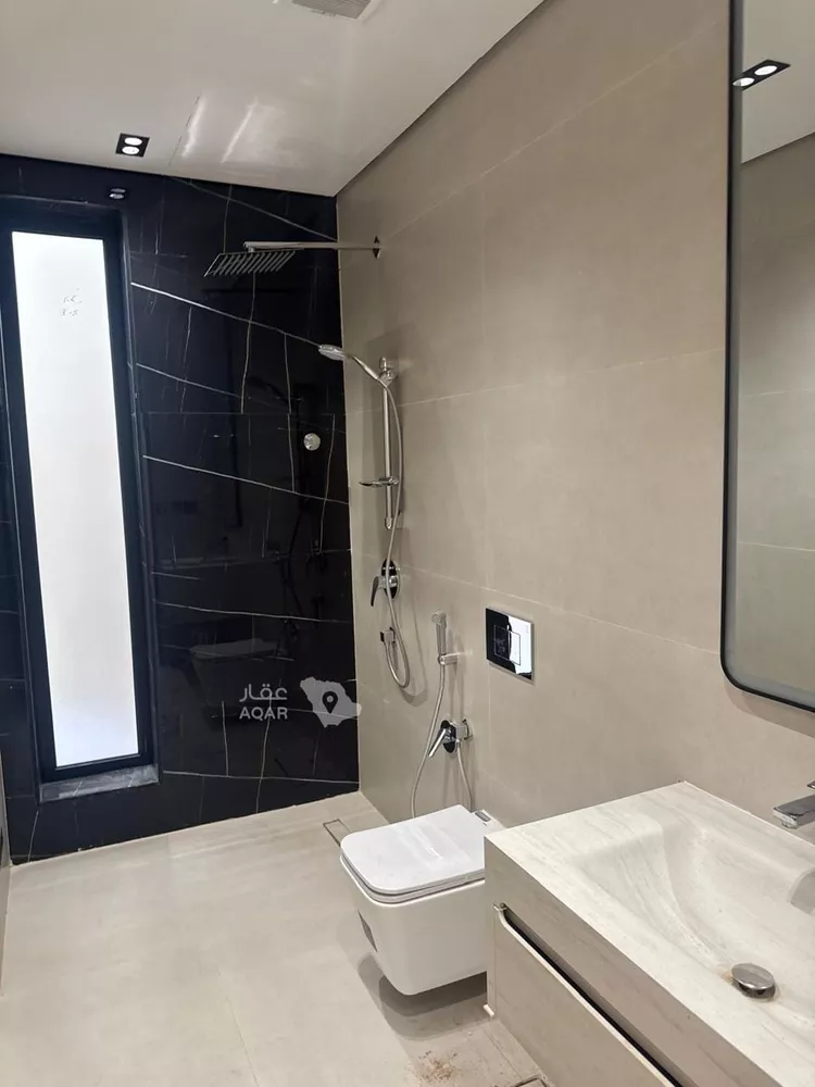 Floor for Sale in Riyadh Al Maizilah 11