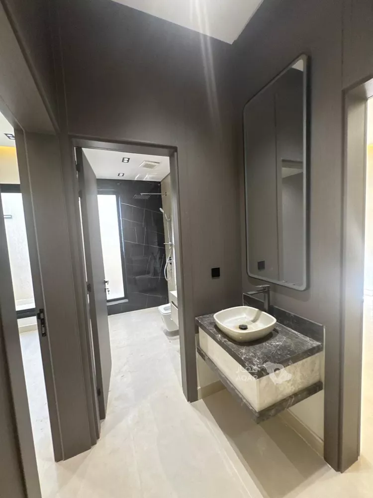 Floor for Sale in Riyadh Al Maizilah 14
