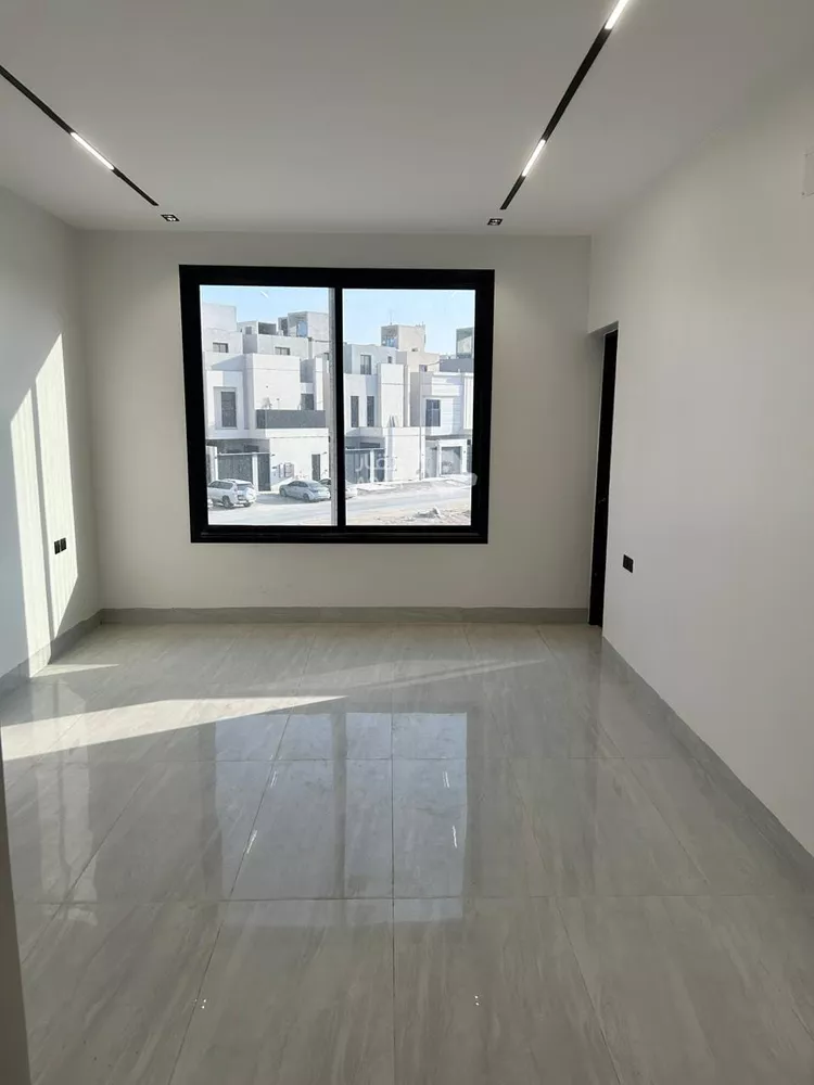 Floor for Sale in Riyadh Al Janadriyah 2