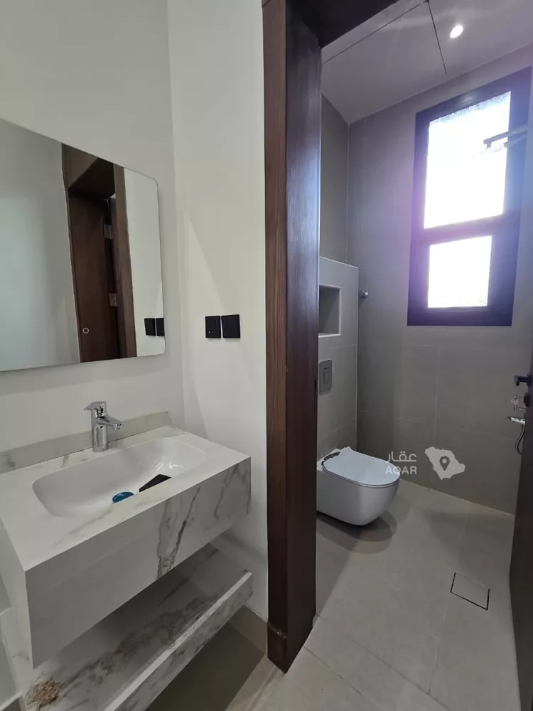 Floor for Sale in Riyadh Al Maizilah 6