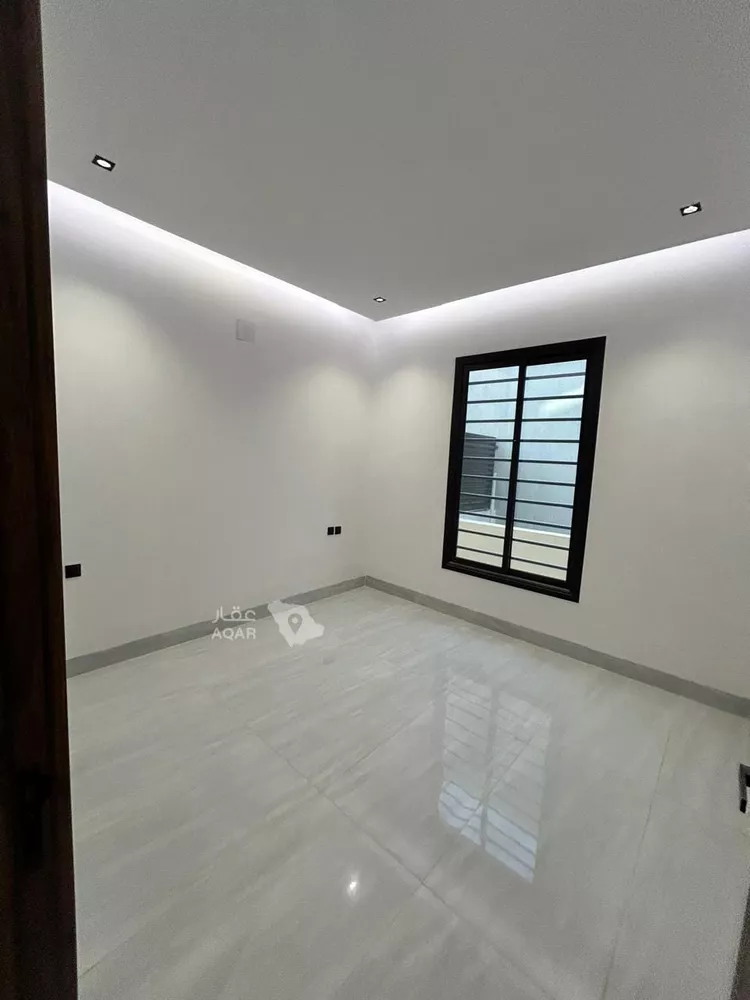 Floor for Sale in Riyadh Al Janadriyah 11