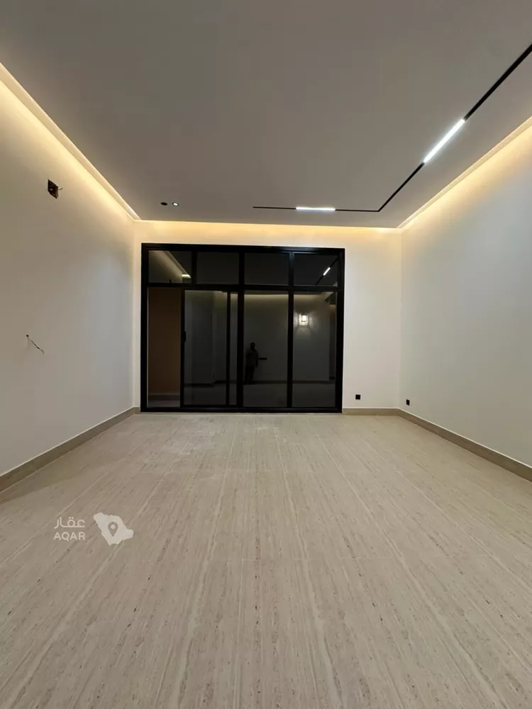 Floor for Sale in Riyadh Al Janadriyah 4