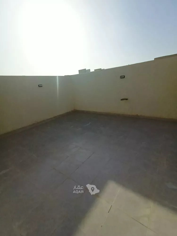 فيلا للبيع في شارع فاطمة بنت النور الطبري, حي المعيزيلة, مدينة الرياض, منطقة الرياض 2