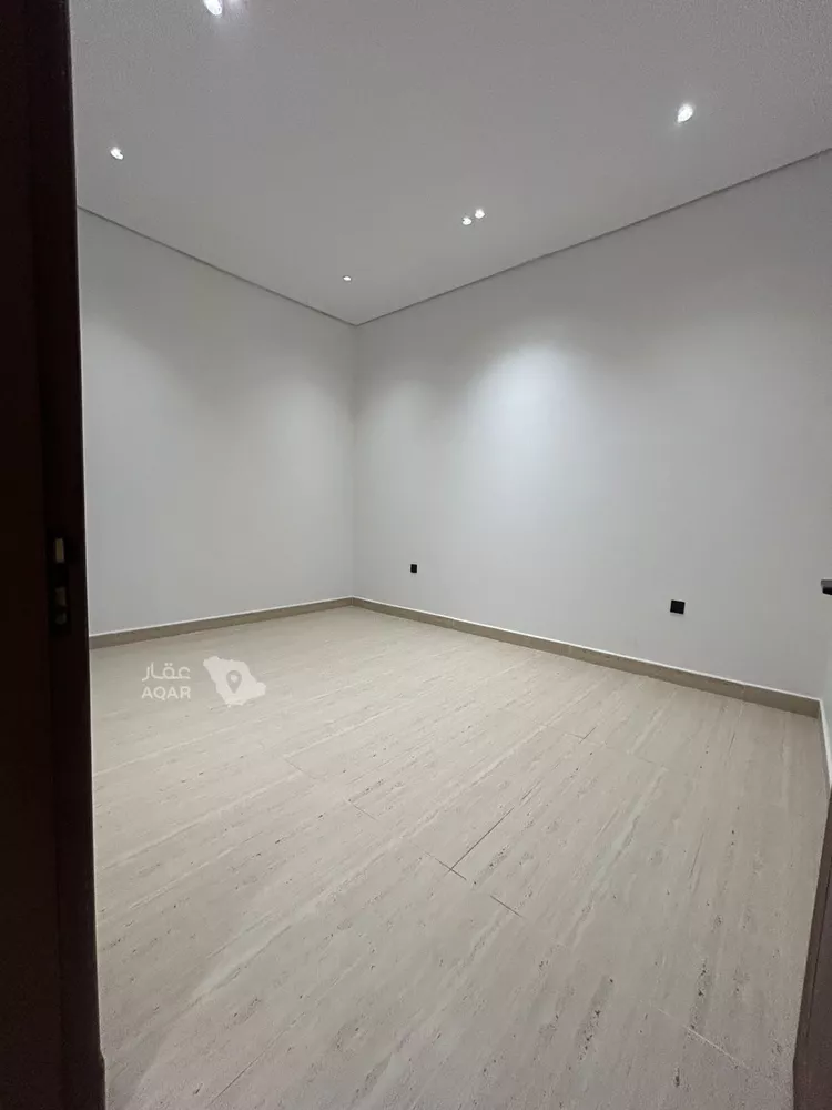 Floor for Sale in Riyadh An Nadhim 6
