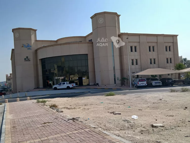 عمارة للإيجار في شارع عبد الله بن العباس, حي الدوحة الجنوبية, مدينة الظهران, المنطقة الشرقية