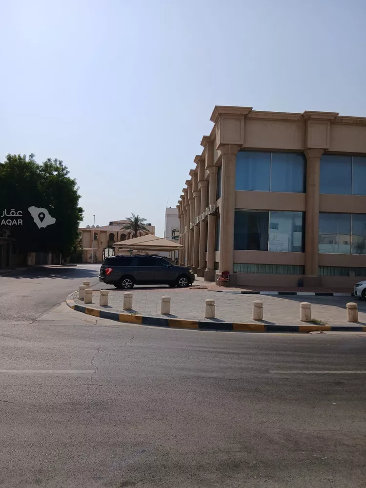 عمارة للإيجار في شارع عبد الله بن العباس, حي الدوحة الجنوبية, مدينة الظهران, المنطقة الشرقية 3