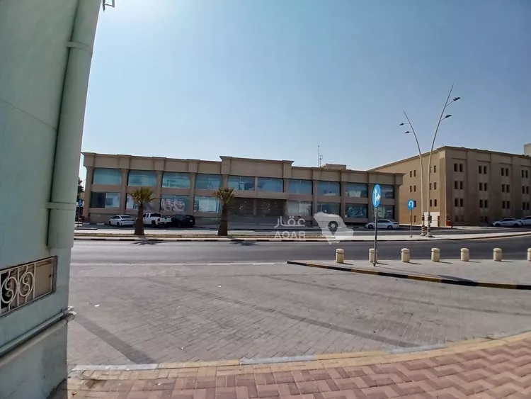 عمارة للإيجار في شارع عبد الله بن العباس, حي الدوحة الجنوبية, مدينة الظهران, المنطقة الشرقية 2