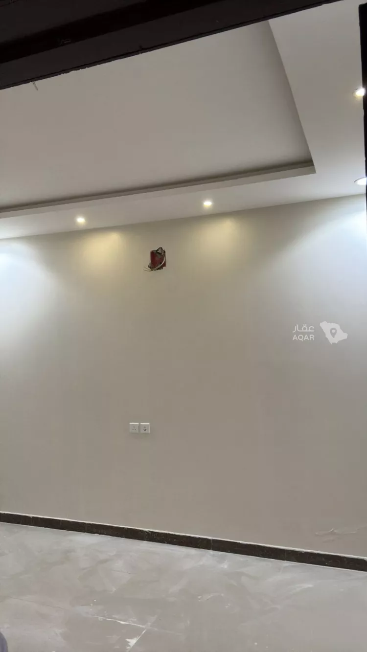 Floor for Rent in Riyadh Tuwaiq 8
