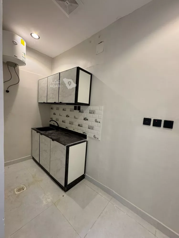 شقة للإيجار في شارع الامير ناصر بن عبدالعزيز, حي الروضة, مدينة الرياض, منطقة الرياض 4