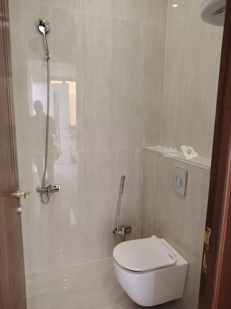 فيلا للبيع في شارع علي ابن حسن الشويطر, حي المهدية, مدينة الرياض, منطقة الرياض 8
