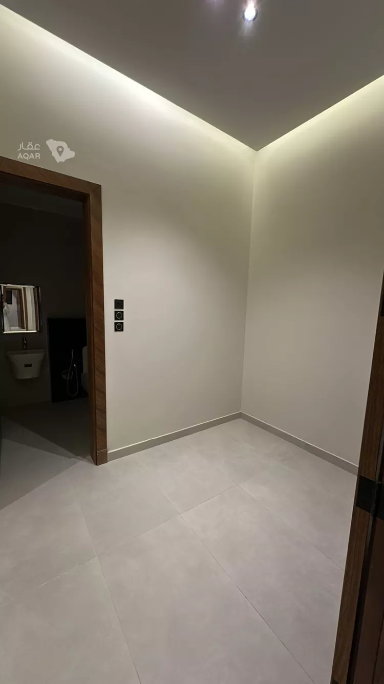 Villa for Sale in Riyadh Al Mahdiyah 16
