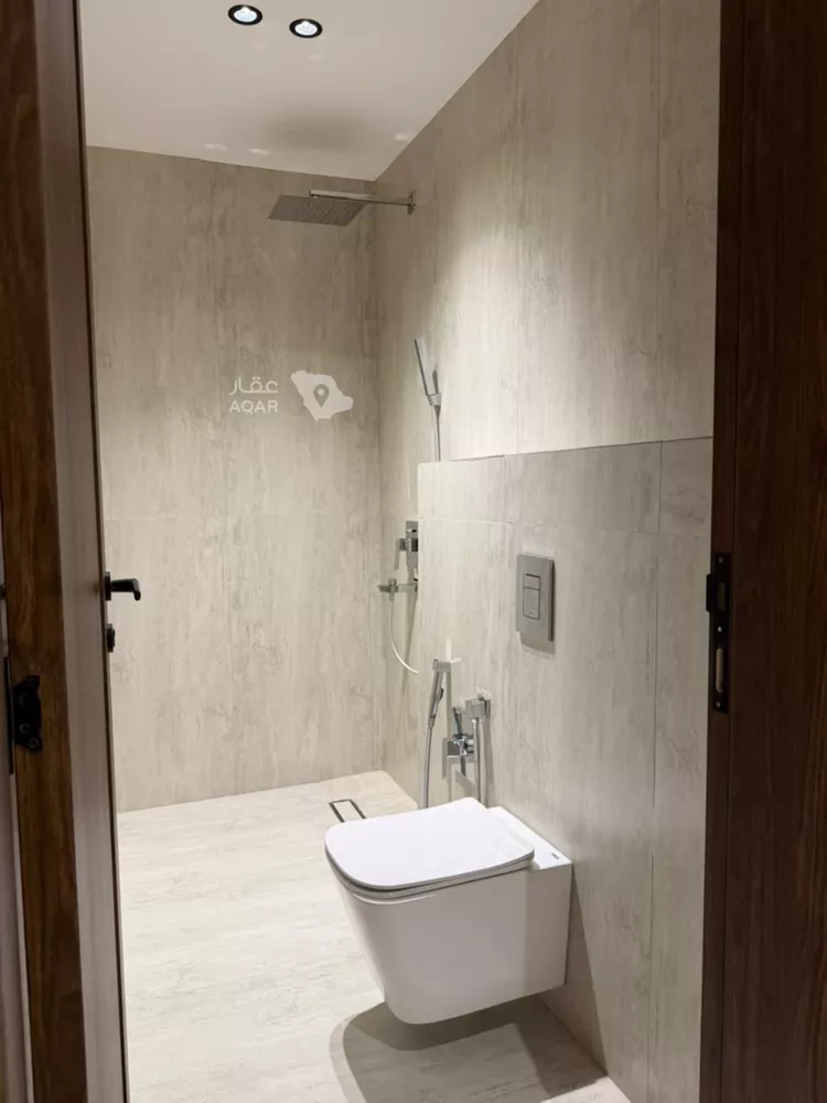 Floor for Sale in Riyadh Shubra 6