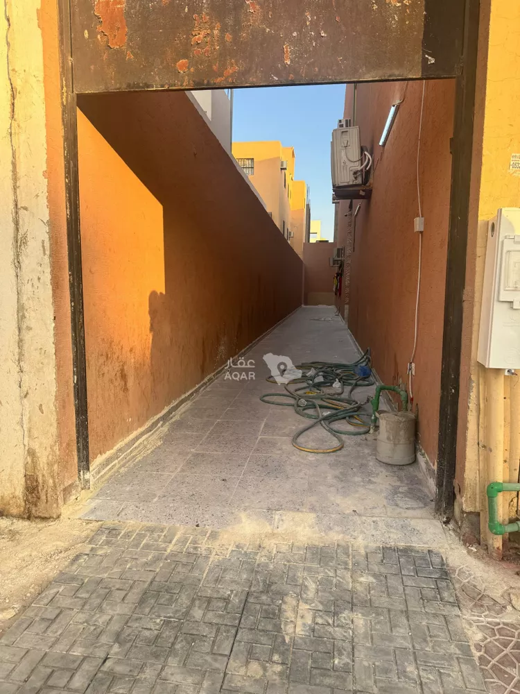 Building for Sale in Riyadh Uhud